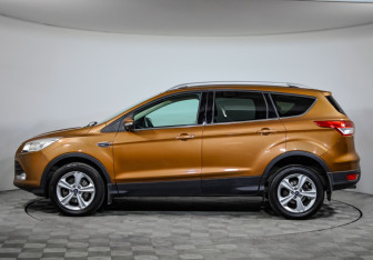 Подержанный автомобиль Ford Kuga 2014 года (8 фото)