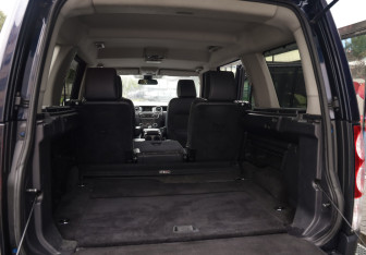 Подержанный автомобиль Land Rover Discovery 2009 года (33 фото)