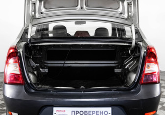 Подержанный автомобиль Renault Logan Sedan 2011 года (14 фото)