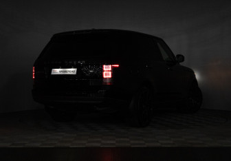 Подержанный автомобиль Land Rover Range Rover 2013 года (35 фото)