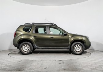 Подержанный автомобиль Renault Duster 2019 года (4 фото)