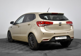 Подержанный автомобиль Kia Rio Hatchback 2015 года (7 фото)