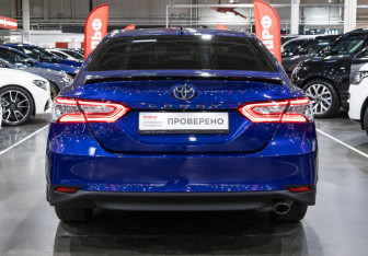 Подержанный автомобиль Toyota Camry Sedan 2021 года (12 фото)