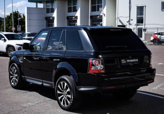 Подержанный автомобиль Land Rover Range Rover Sport 2011 года (9 фото)