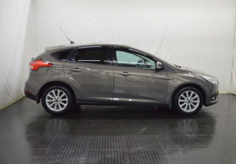 Подержанный автомобиль Ford Focus Hatchback 2018 года (4 фото)