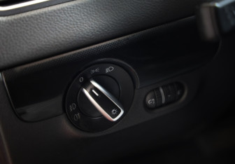Подержанный автомобиль Volkswagen Jetta Sedan 2012 года (16 фото)