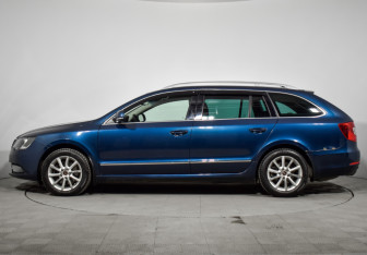 Подержанный автомобиль Skoda Superb Wagon 2014 года (8 фото)