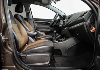 Подержанный автомобиль LADA (ВАЗ) Vesta Sedan 2018 года (18 фото)