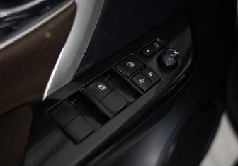 Подержанный автомобиль Toyota Fortuner 2019 года (22 фото)