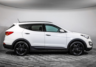 Подержанный автомобиль Hyundai Santa Fe 2012 года (4 фото)