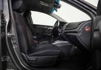 Подержанный автомобиль Kia Cerato Sedan 2013 года (20 фото)