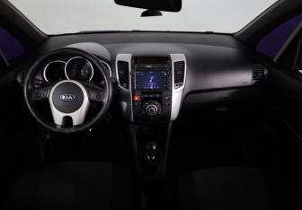 Подержанный автомобиль Kia Venga 2012 года (9 фото)