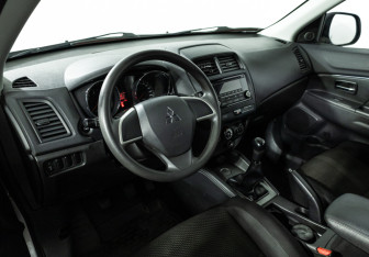 Подержанный автомобиль Mitsubishi ASX 2019 года (11 фото)