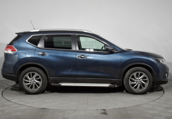 Подержанный автомобиль Nissan X-Trail 2015 года (4 фото)