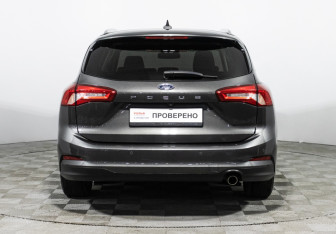 Подержанный автомобиль Ford Focus Wagon 2019 года (6 фото)