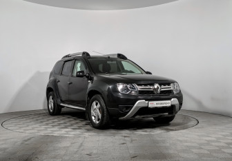 Подержанный автомобиль Renault Duster 2016 года (3 фото)
