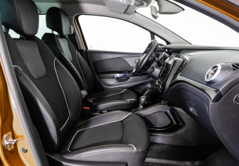 Подержанный автомобиль Renault Kaptur 2022 года (20 фото)
