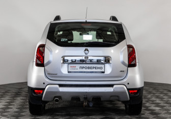 Подержанный автомобиль Renault Duster 2016 года (6 фото)