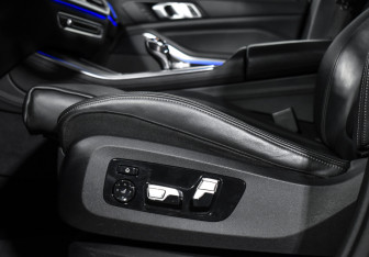 Подержанный автомобиль BMW X5 2018 года (11 фото)