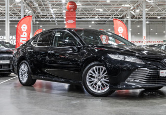 Подержанный автомобиль Toyota Camry Sedan 2018 года (5 фото)