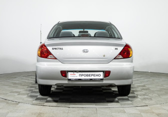 Подержанный автомобиль Kia Spectra Sedan 2007 года (6 фото)