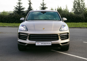 Подержанный автомобиль Porsche Cayenne 2018 года (3 фото)