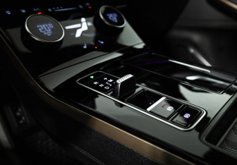 Подержанный автомобиль Exeed LX 2024 года (19 фото)