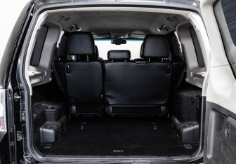 Подержанный автомобиль Mitsubishi Pajero 2012 года (22 фото)