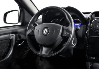 Подержанный автомобиль Renault Duster 2017 года (14 фото)