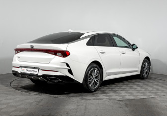 Подержанный автомобиль Kia K5 2021 года (5 фото)