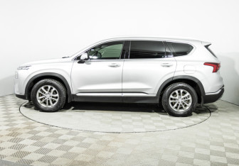 Подержанный автомобиль Hyundai Santa Fe 2021 года (8 фото)