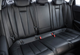 Подержанный автомобиль Audi A4 Sedan 2016 года (28 фото)