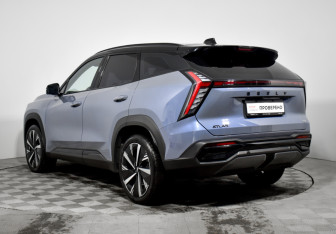 Подержанный автомобиль Geely Atlas 2024 года (7 фото)