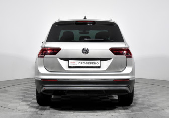 Подержанный автомобиль Volkswagen Tiguan 2017 года (6 фото)