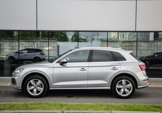 Подержанный автомобиль Audi Q5 2020 года (9 фото)