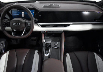 Подержанный автомобиль Geely Monjaro 2024 года (16 фото)