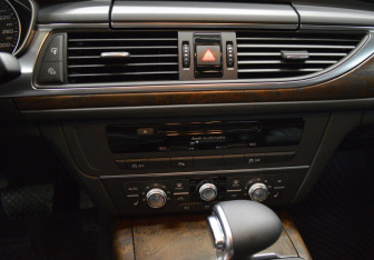 Подержанный автомобиль Audi A6 Sedan 2012 года (15 фото)