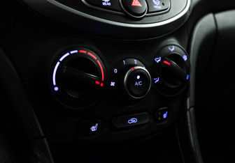 Подержанный автомобиль Hyundai Solaris Sedan 2016 года (15 фото)