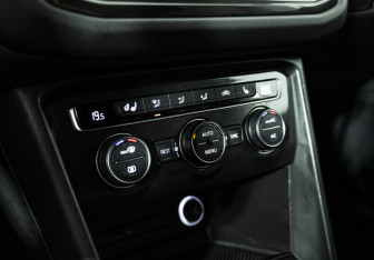 Подержанный автомобиль Volkswagen Tiguan 2017 года (15 фото)