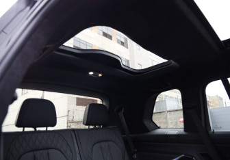 Подержанный автомобиль BMW X7 2019 года (34 фото)