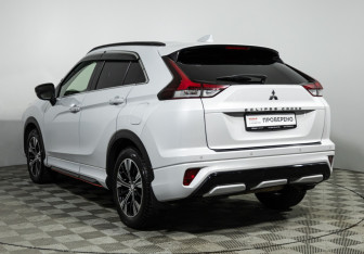 Подержанный автомобиль Mitsubishi Eclipse Cross 2021 года (7 фото)