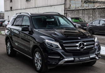 Подержанный автомобиль Mercedes-Benz GLE 2016 года (4 фото)