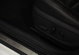 Подержанный автомобиль Kia Optima Sedan 2017 года (27 фото)