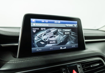 Подержанный автомобиль Genesis G70 2019 года (16 фото)