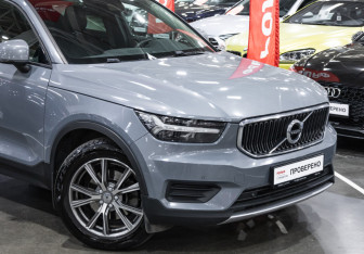 Подержанный автомобиль Volvo XC40 2019 года (5 фото)