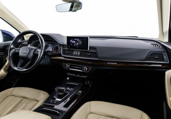 Подержанный автомобиль Audi Q5 2017 года (13 фото)