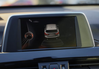 Подержанный автомобиль BMW X1 2017 года (18 фото)