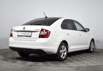 Подержанный автомобиль Skoda Rapid Liftback 2017 года (5 фото)
