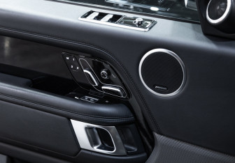 Подержанный автомобиль Land Rover Range Rover 2018 года (21 фото)
