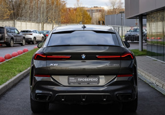 Подержанный автомобиль BMW X6 2020 года (6 фото)